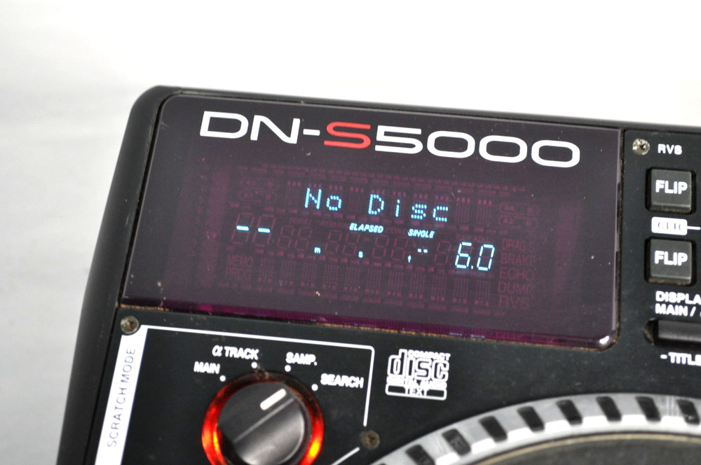 Denon DN-S5000 CD Turntable Deck- DJ Mixer. Powers On (Read)