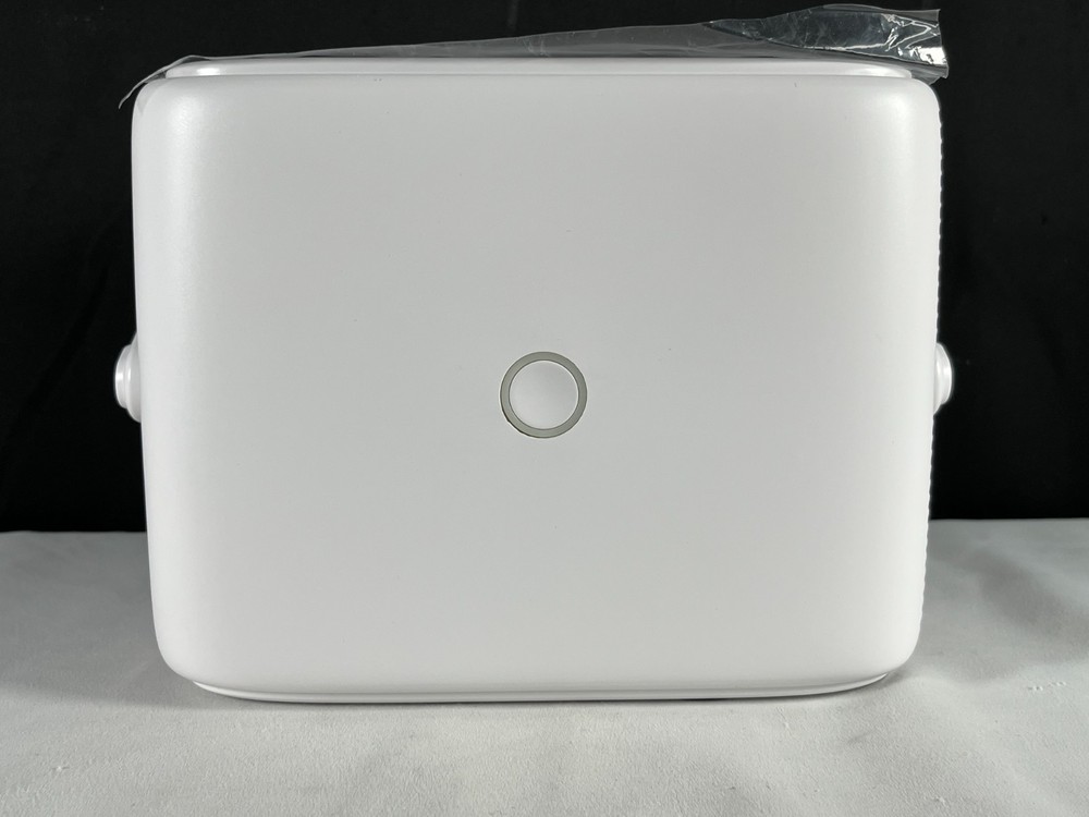 Xiapi Pro Z9 White Portable Remote Control Smart Projector Bundle