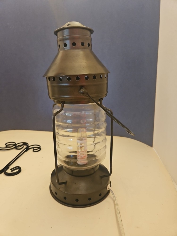Vtg Lantern Light Electric