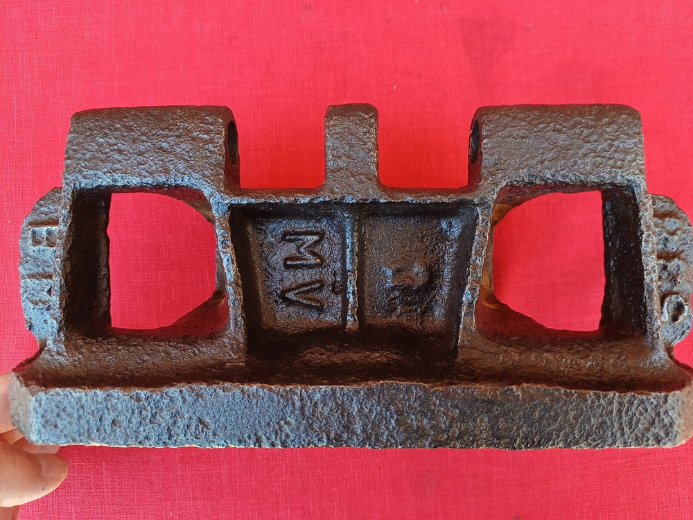 WW2  German - Czech  Panzer tank LT 35 - LT vz.38 track link