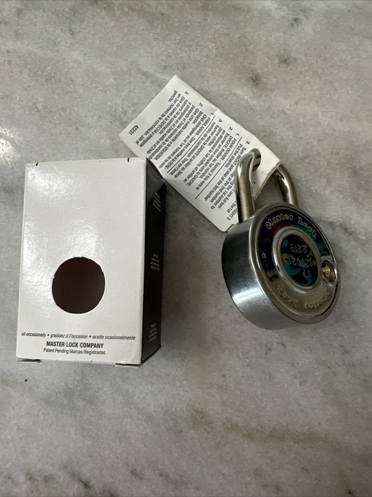 Master Lock Combination Padlock - Block Guard - Red Face - New - Back to School