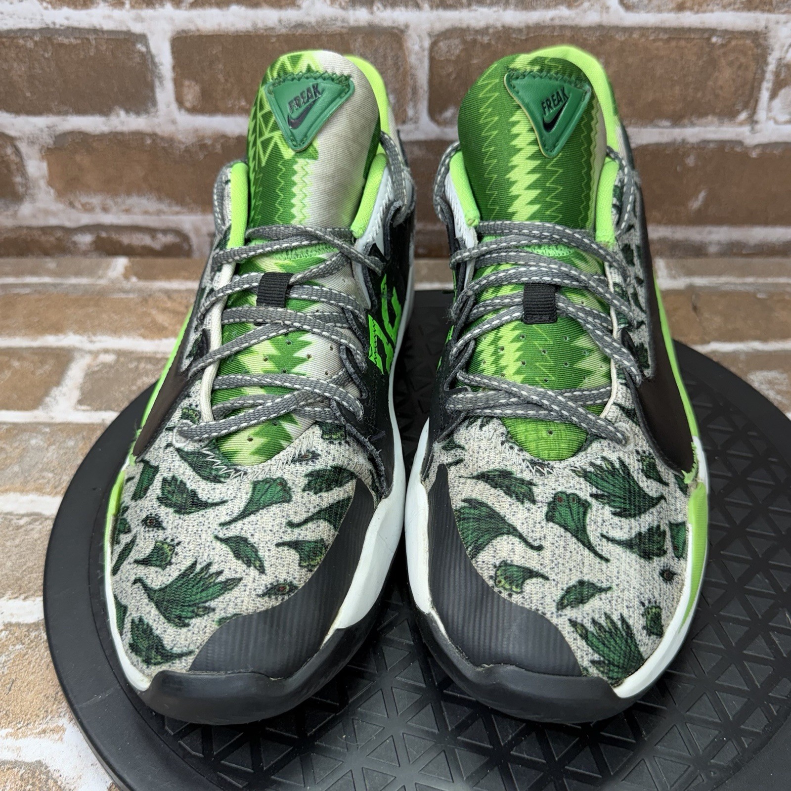 Nike Freak 2 Naija Giannis Basketball Shoes Green CN8575-002 Boys Youth Size 7Y