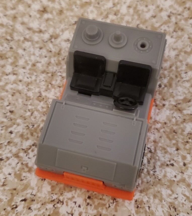 DRIVEN by Battat Airport Luggage Puller- BXJ