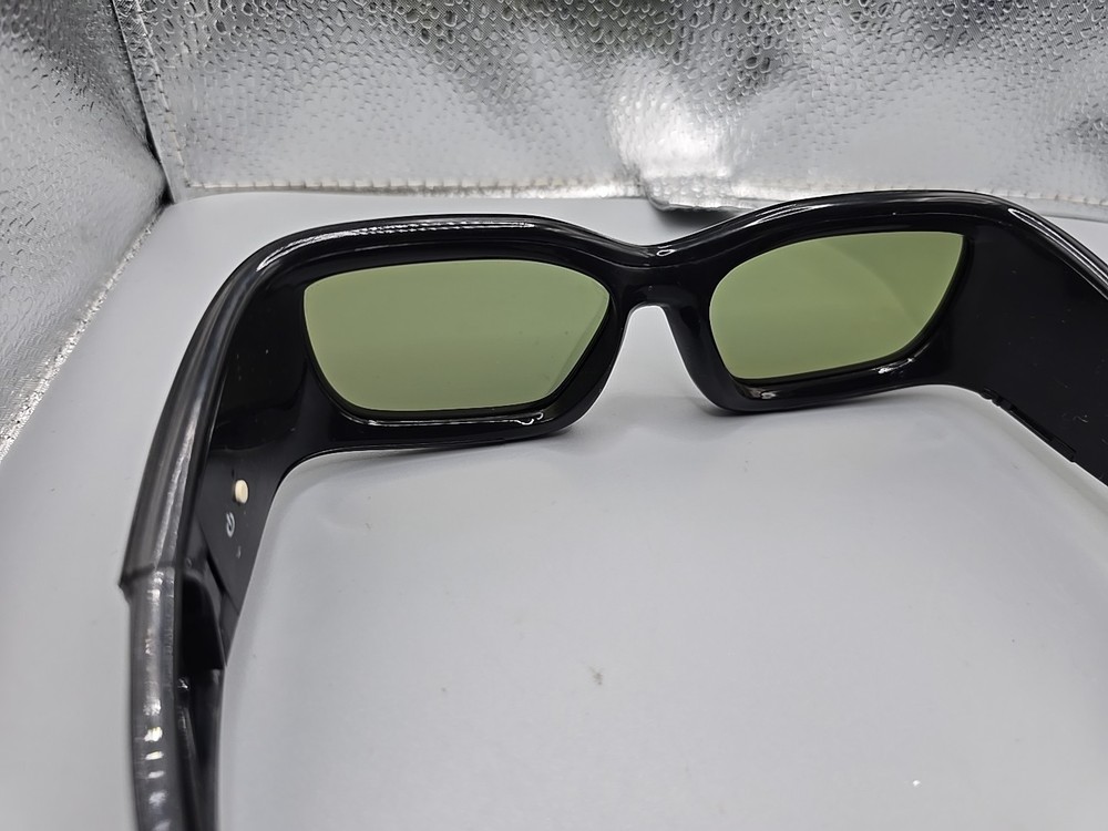 2 NOVISION 3D Glasses MODEL DTVGDC4