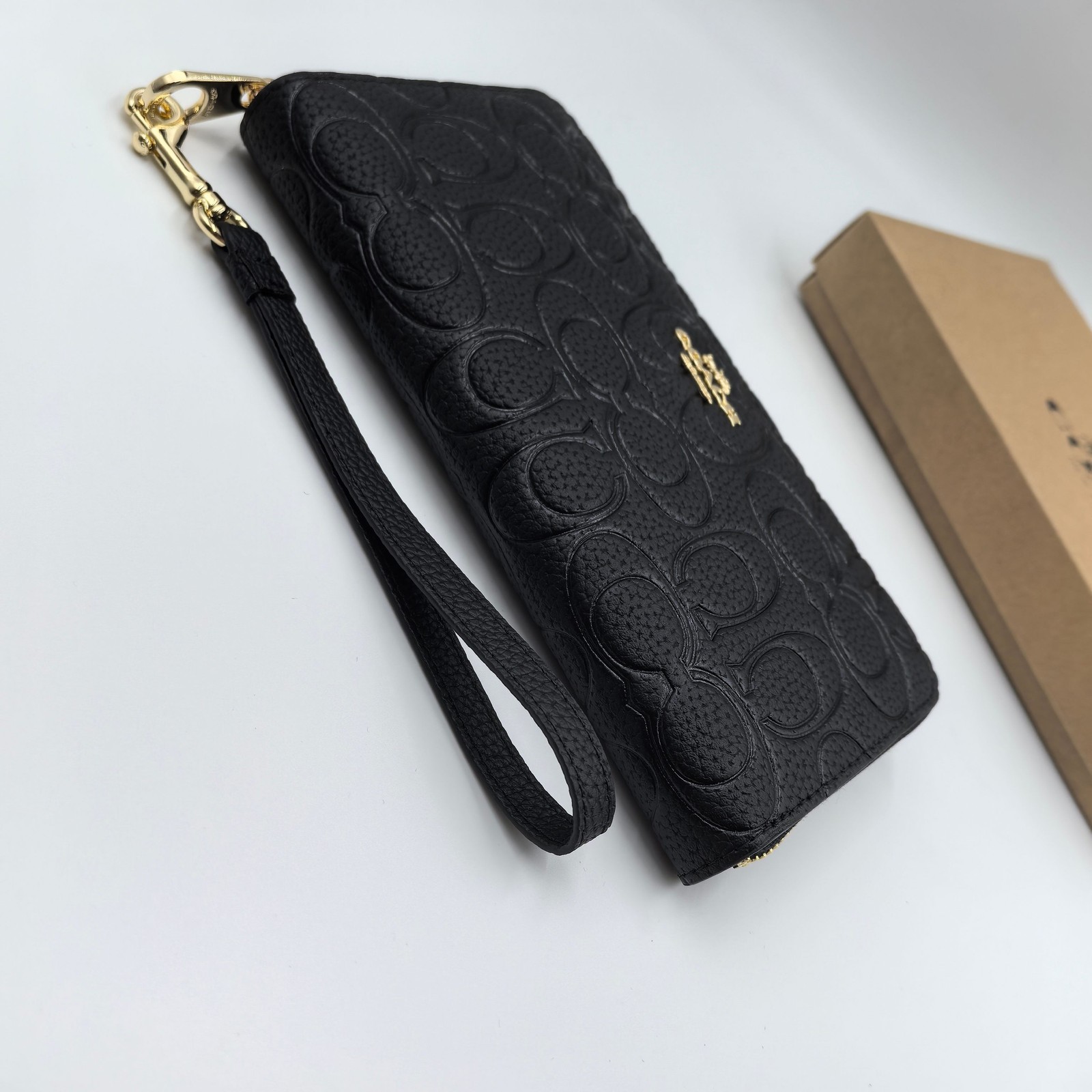 Leather Zip Around Wallet Wristlet New CCL35