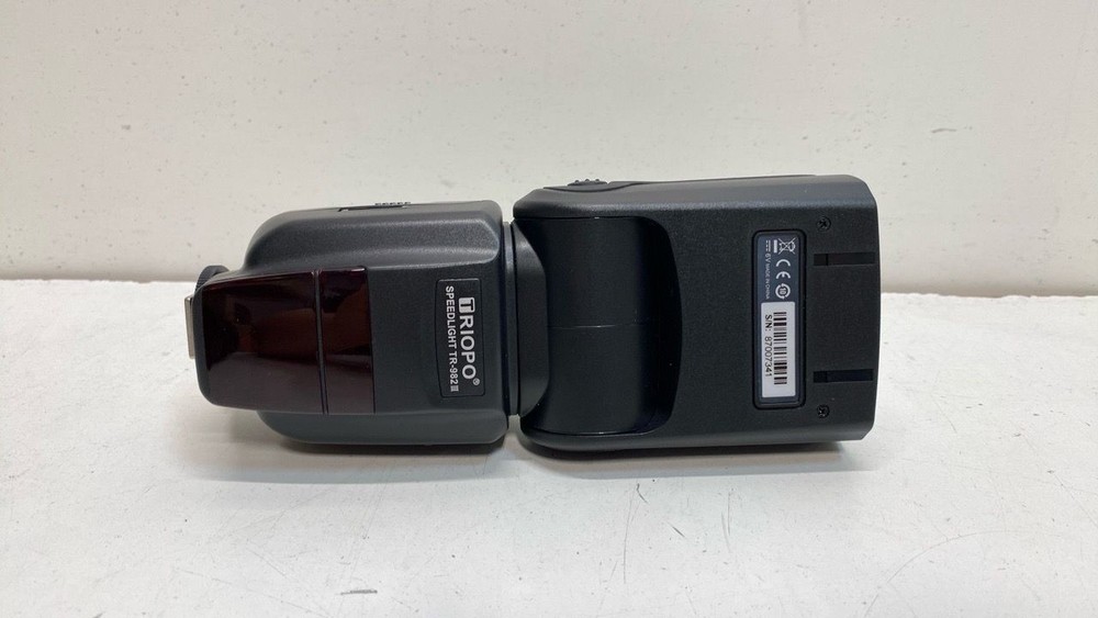 Triopo Speedlight TR-982 III Camera Flash