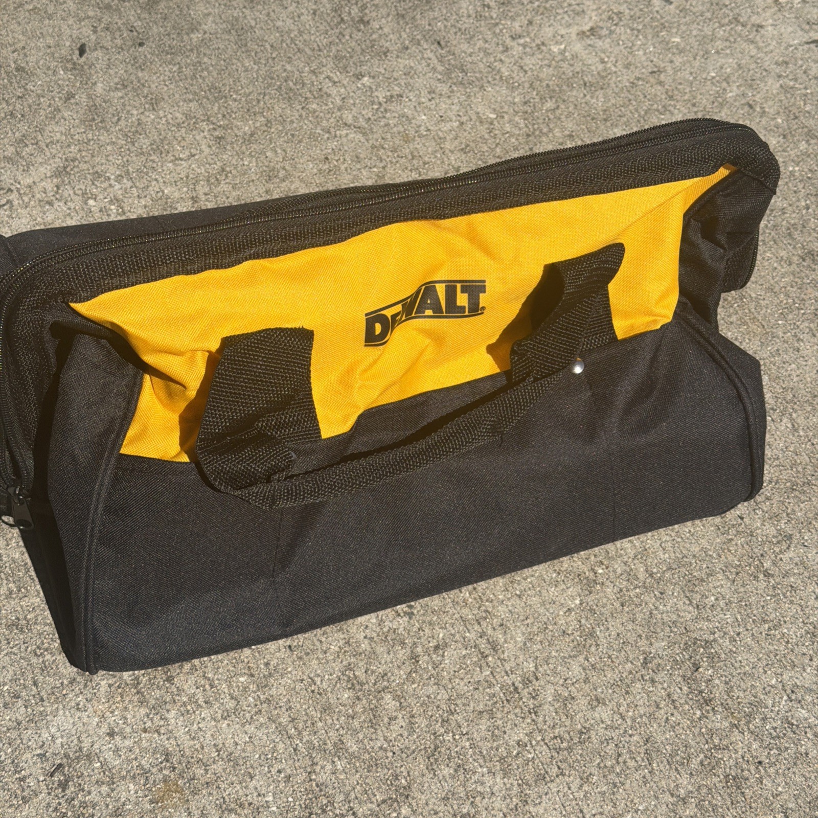 Brand New Dewalt 18" X 12” X 10” Large Heavy Duty Contractor Tool Bag W/ Runners
