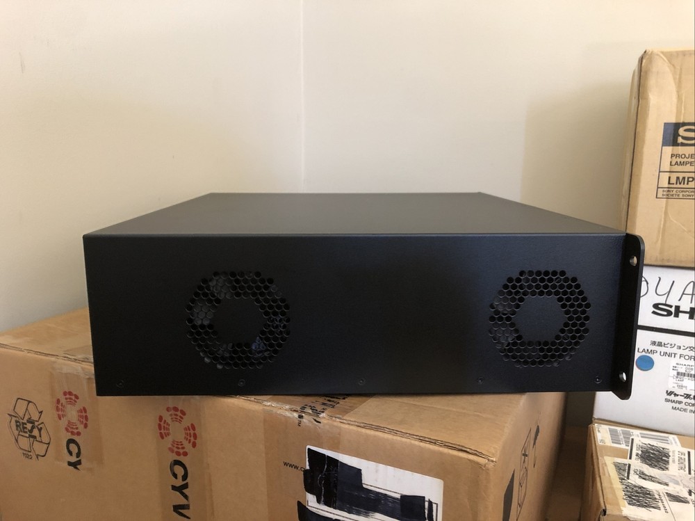 Cyviz XR301 Video Wall Controller