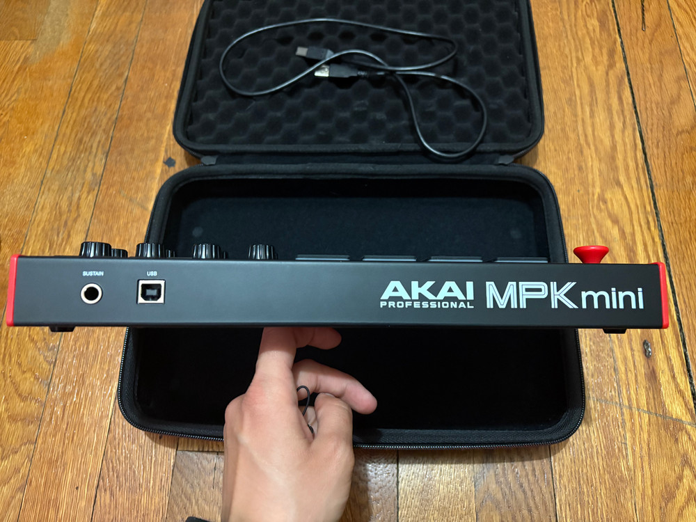 Akai Professional MPK Mini USB MIDI Keyboard Controller /with Case