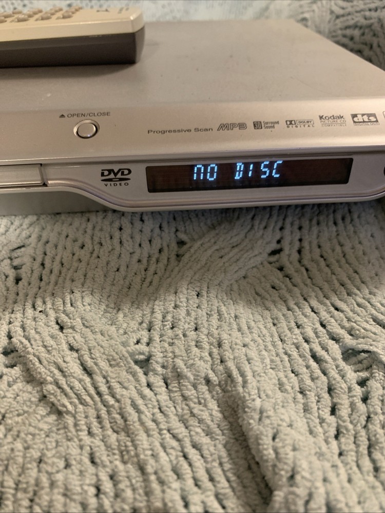 Zenith DVB412 DVD/CD Player Silver With Remote Progressive Scan