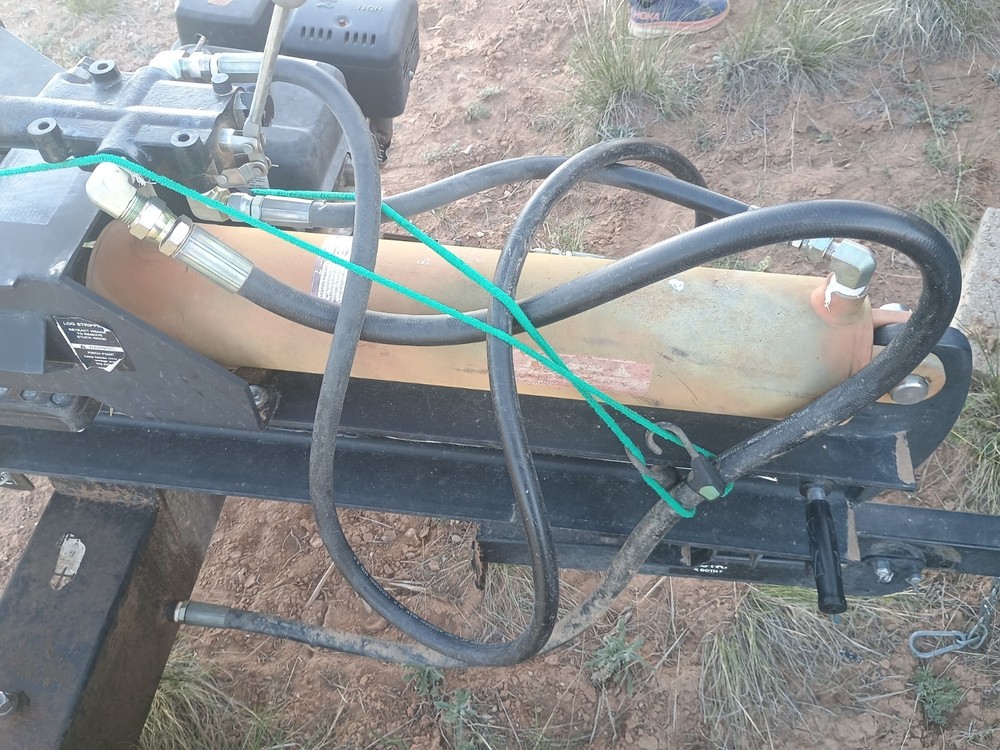 rugged split 37 ton wood splitter used still runs