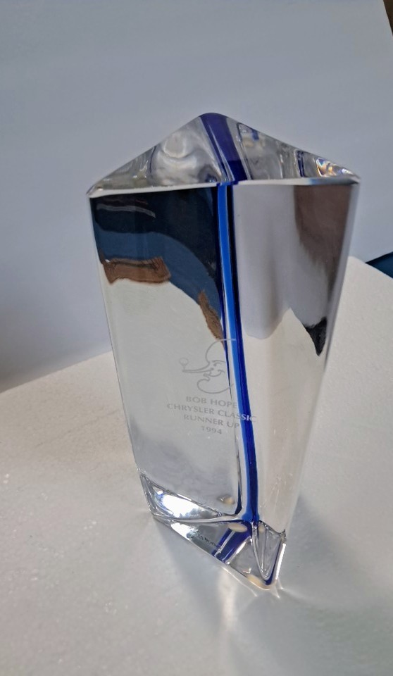 RARE 1994 Kosta Boda Striped 8" Glass Trophy Bob Hope Chrysler Classic Runner Up