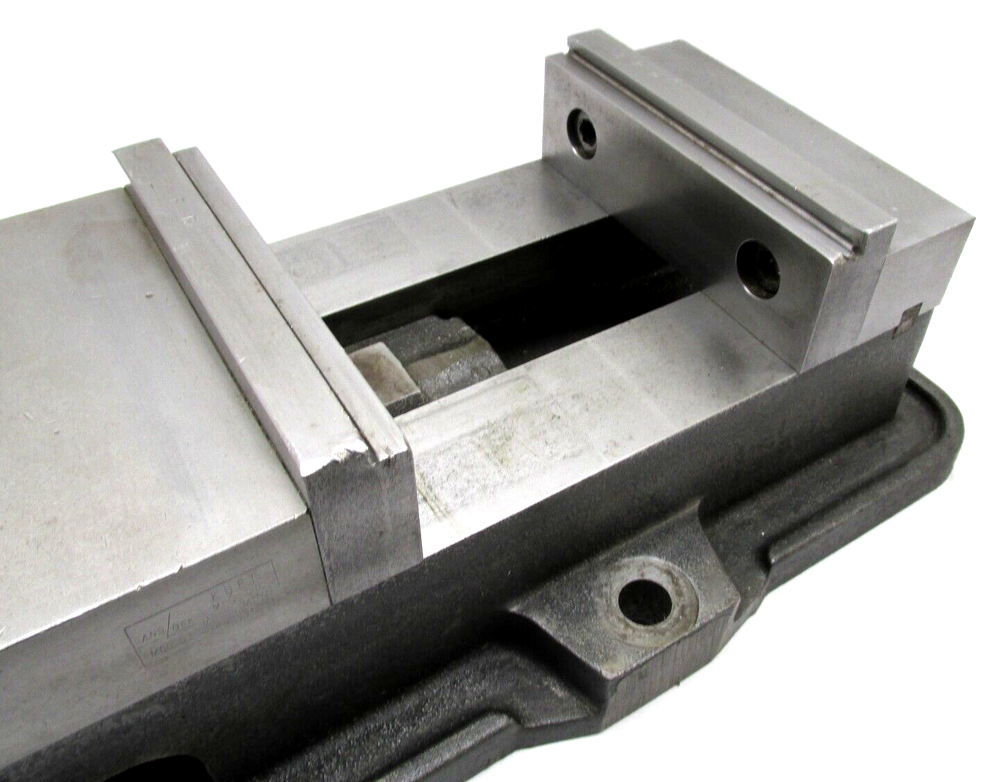 KURT ANGLOCK 6" MILLING MACHINE VISE w/ JAWS & HANDLE - #D60
