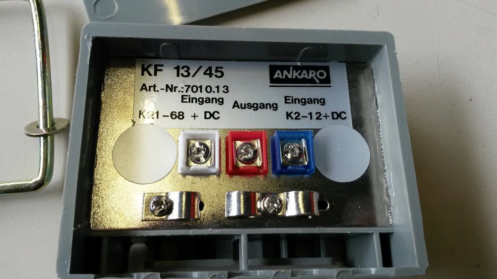 Pole crossover distributor from UHF + VHF to one output + DVBT 2129