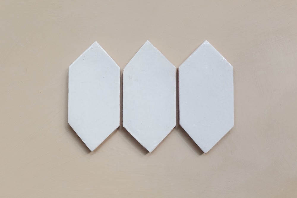 Petit Diamond in White