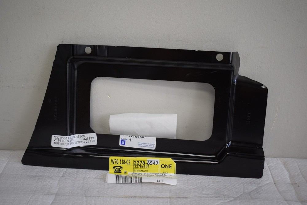 GM OEM QUARTER PANEL LOWER EXTENSION RIGHT 22786547