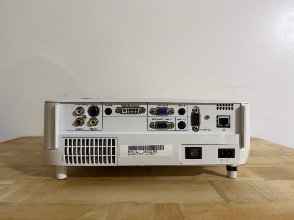 NEC NP610S Short Throw 3LCD Projector w/ Remote, Case, Power Cable & Adapters