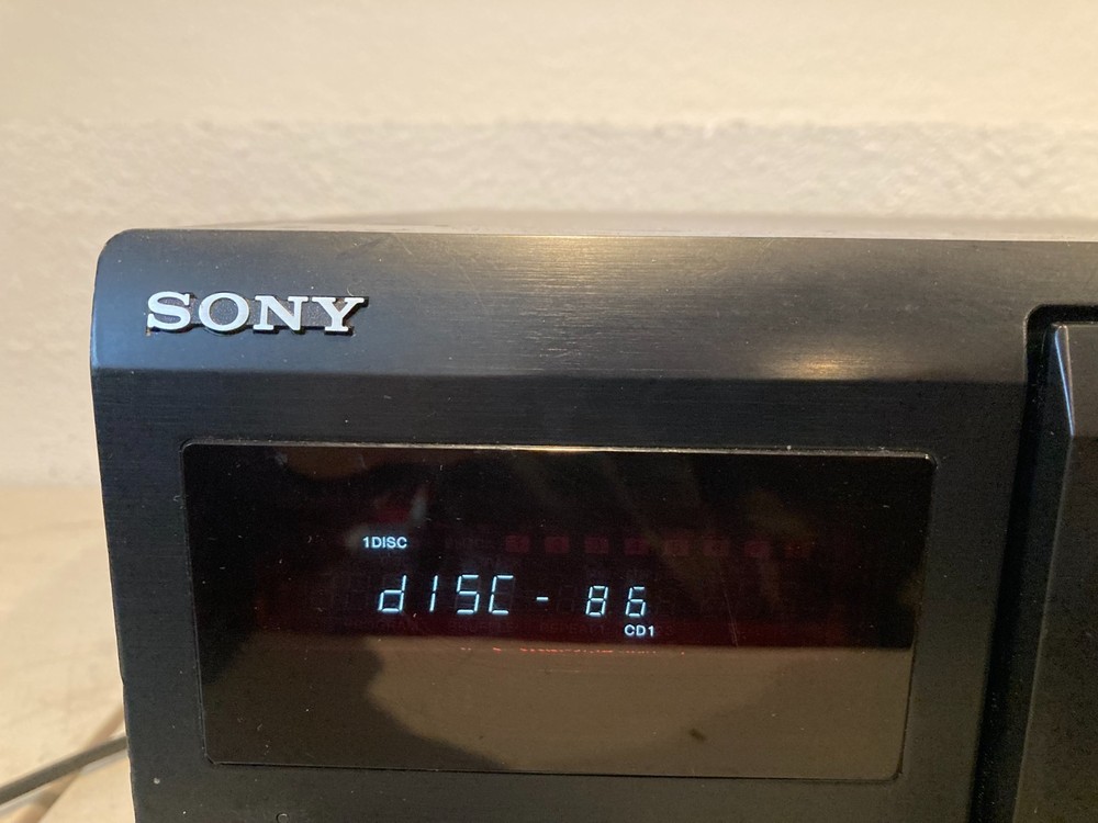 Sony CDP-CX225 Mega Storage 200-Disc CD Changer Player