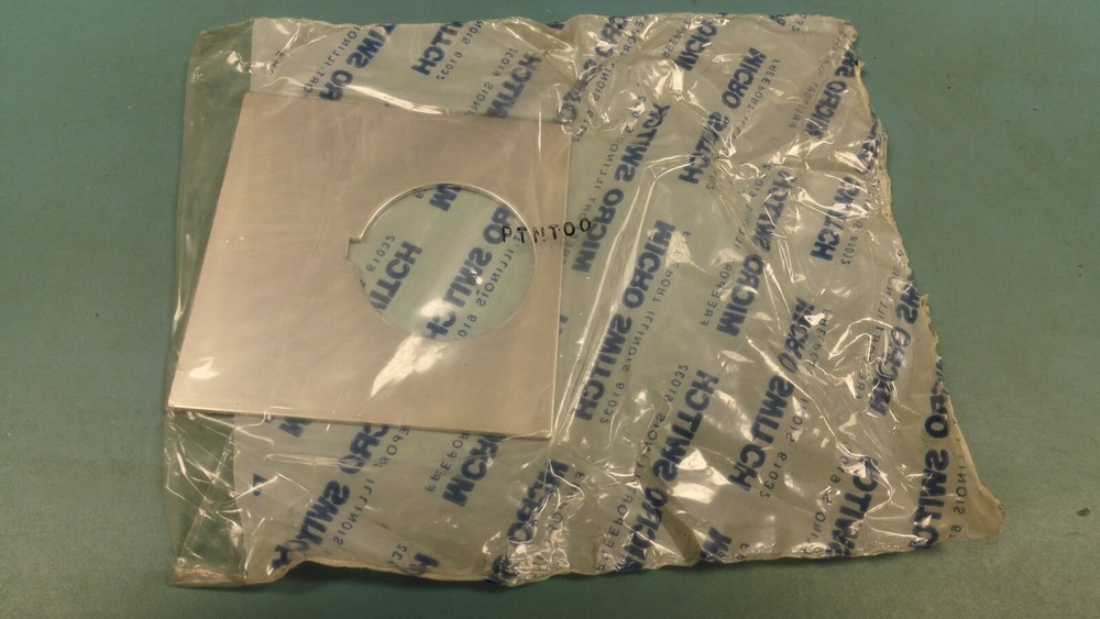 PTNTOO MICROSWITCH PTNT00 SWITCH PLATE FOR CONTROL BUTTON OR LAMP , HONEYWELL