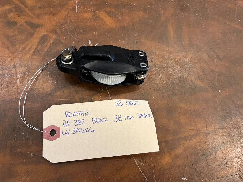 RONSTAN RF 302 BLOCK 38 mm SHEAVE WITH SPRING