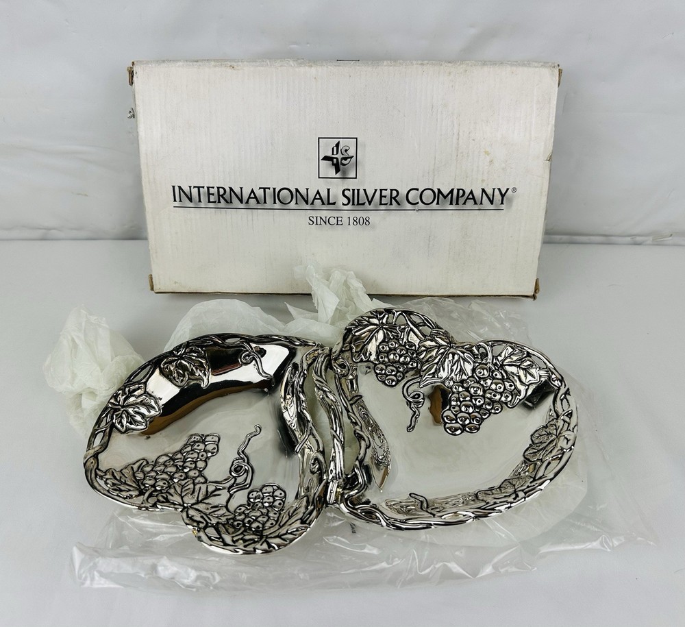 Vintage Silver Plated Double Heart w/Grape Leaf Pierced Handle Platter Bowl Dish