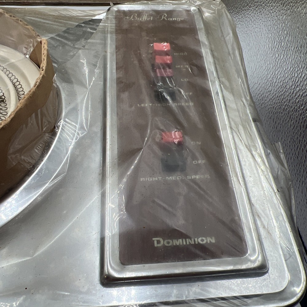 Mint 1966 Dominion Model 1455 Double Element Buffet Range