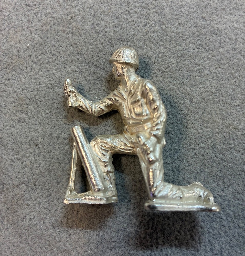 1.2+ oz Silver Army Man (Mortar)