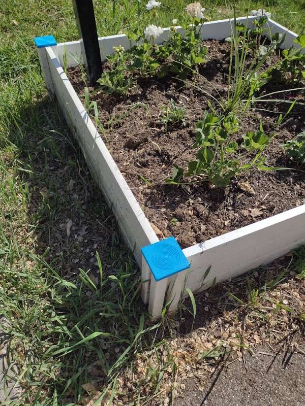 4 pk corner caps for PVC raised gardens, fits Costco raised beds
