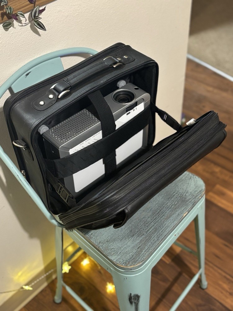 Sanyo Multimedia Projector Model PLC-XU73 W/ Case
