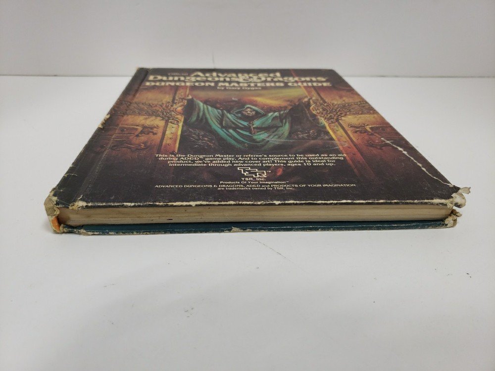 Advanced D & D Dungeon Masters Guide . VG 8th Printing. 2nd Edition. 1983