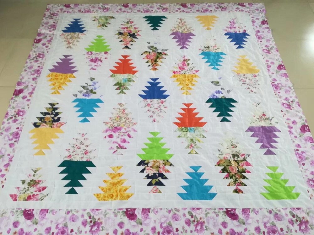 Queen size Machine pieced Pineapple patchwork quilt top #103A