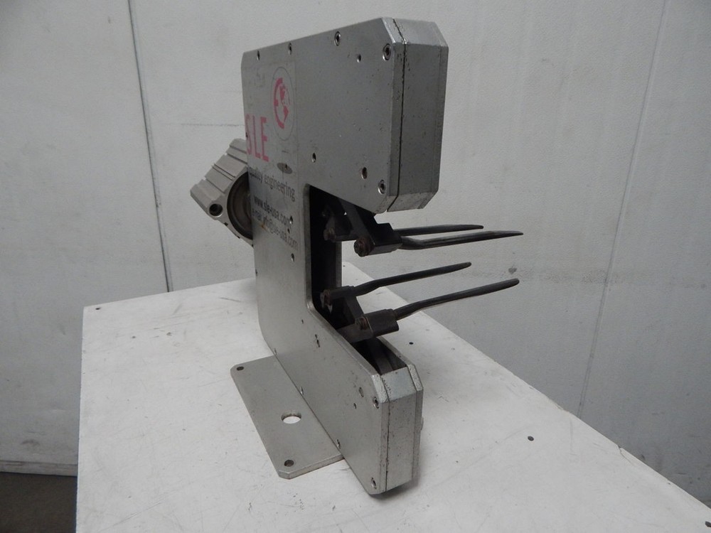 SLE KOMAX D4/100 GROMMET EXPANDING DEVICE M4916