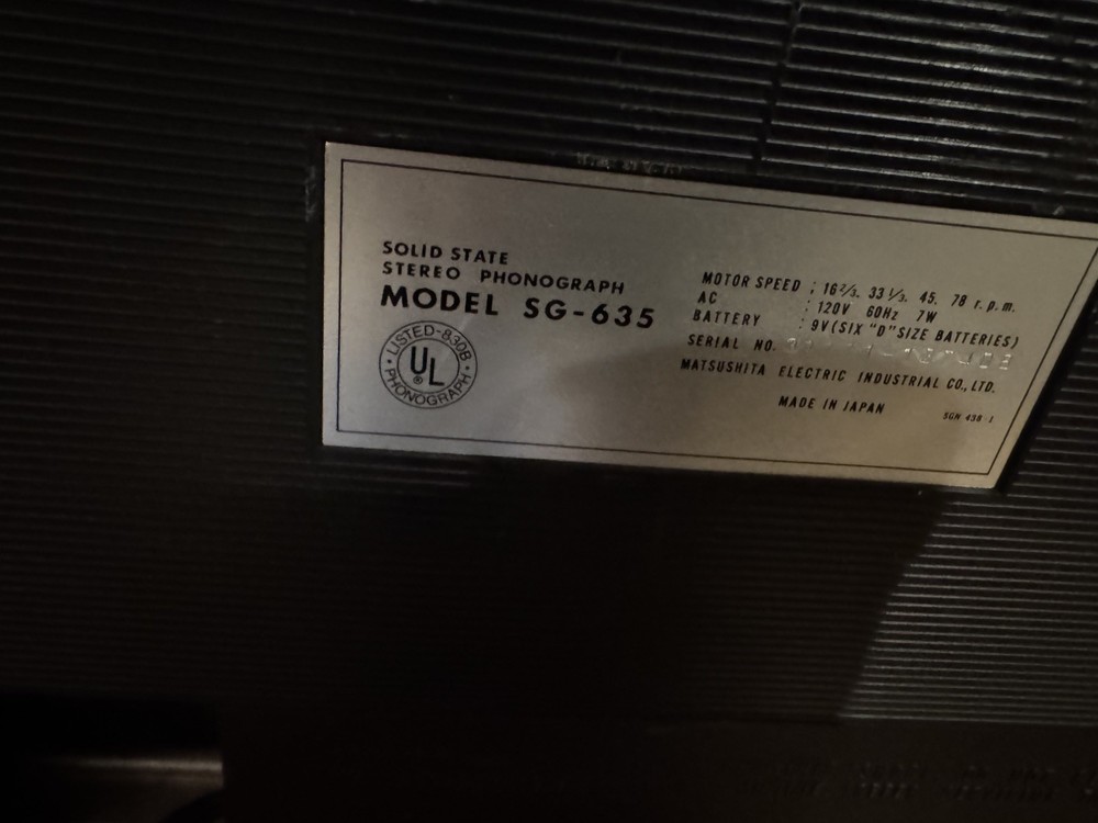 Panasonic SG-635 portable solid-state stereo phonograph