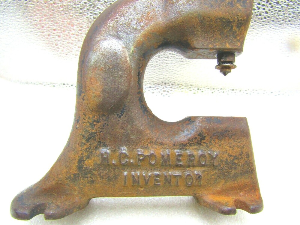 Stud/eyelet setting machine by GEM