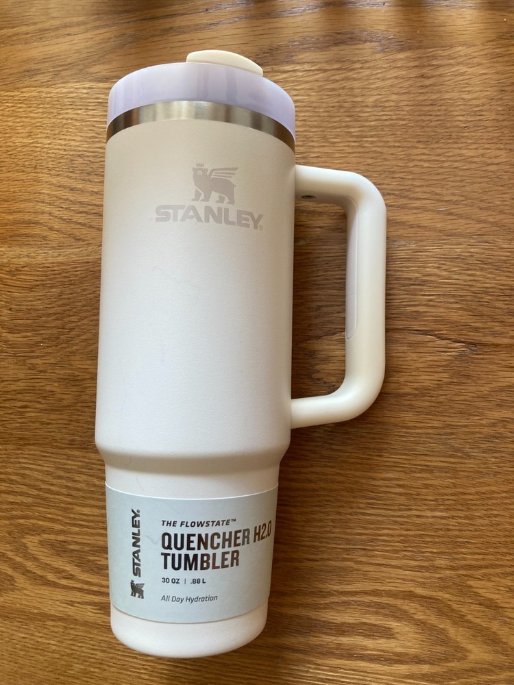 Stanley 30 oz. Quencher H2.0 FlowState Tumbler -(EGGSHELL)