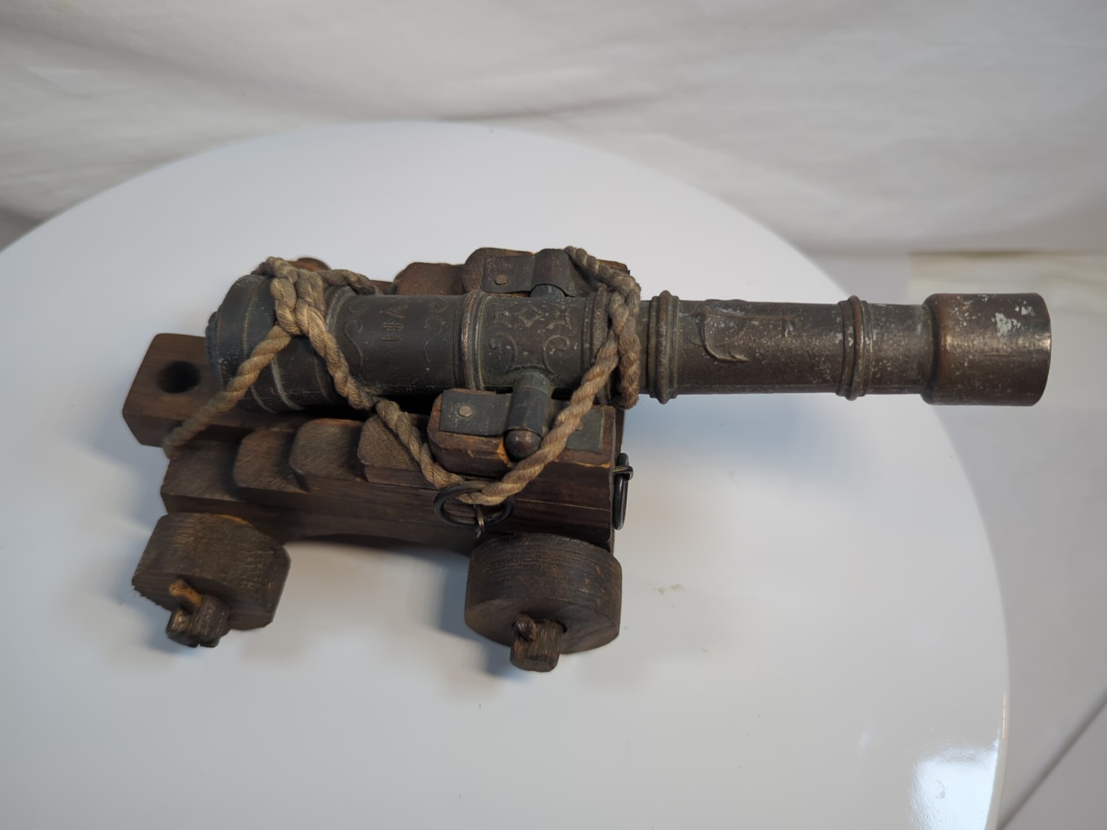 English Naval Cannon Replica XVII Century Cast Iron Oak Carriage NiceDetailing