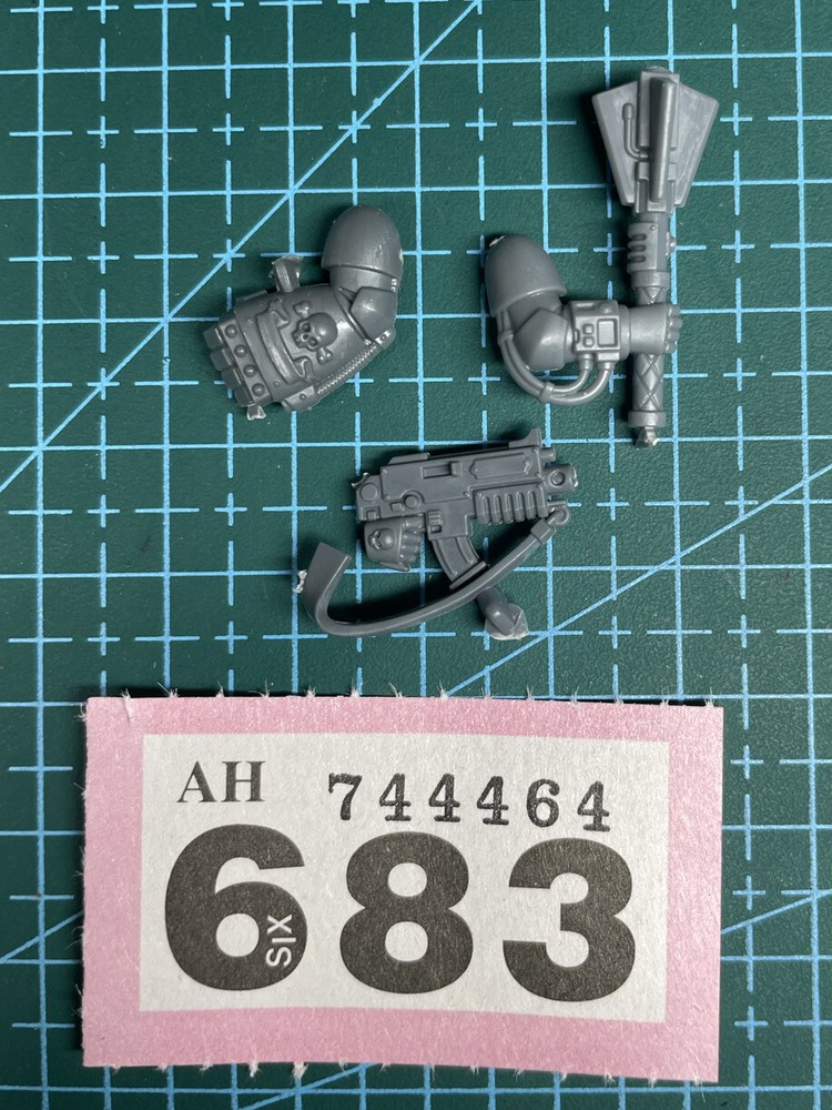 Space Marine Sergeant Weapons Bundle Power Fist Maul Boltgun 40k Bits