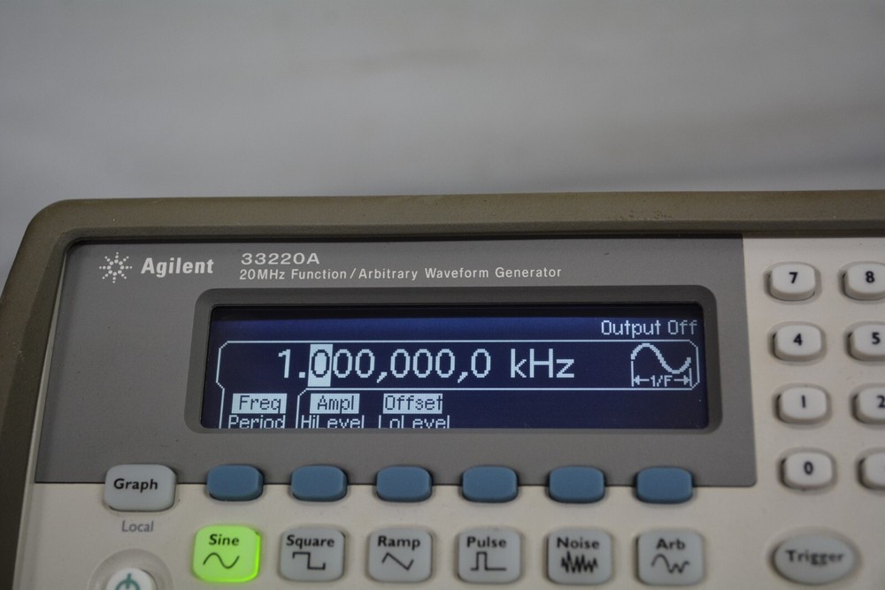 ^ Agilent 33220A 20 MHz Function Arbitrary Waveform Generator #X3432