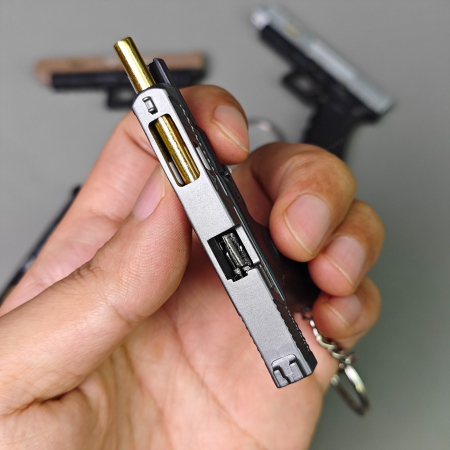 Glock 34 Alloy Mini Pistol Keychain Toy 1:3 Scale Shell Ejection Free Assembly