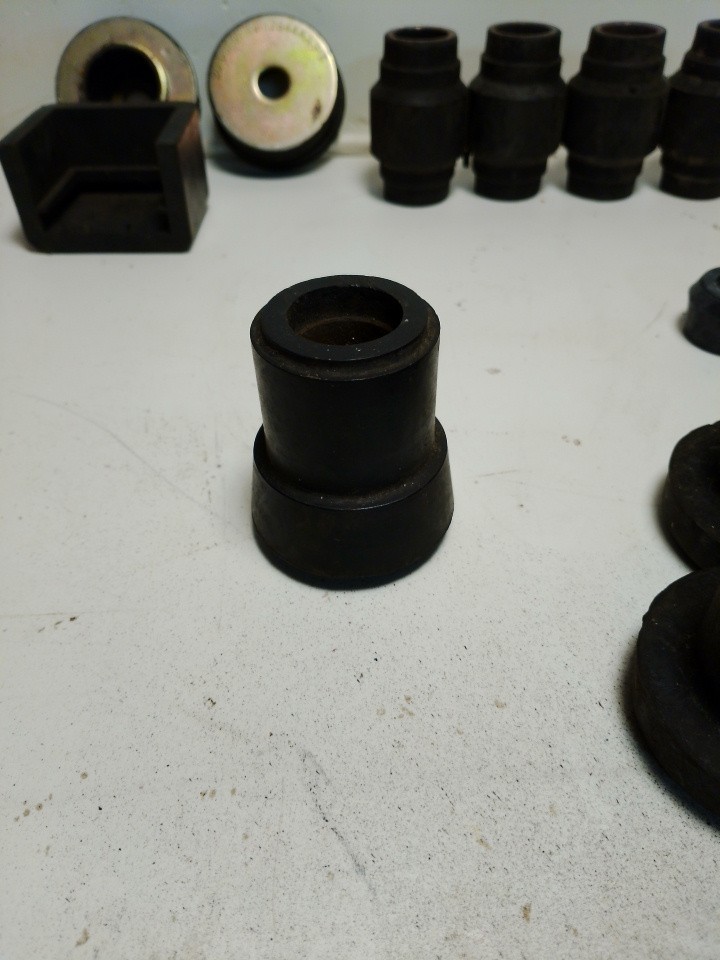 Peterbilt Bushings 18 Pc