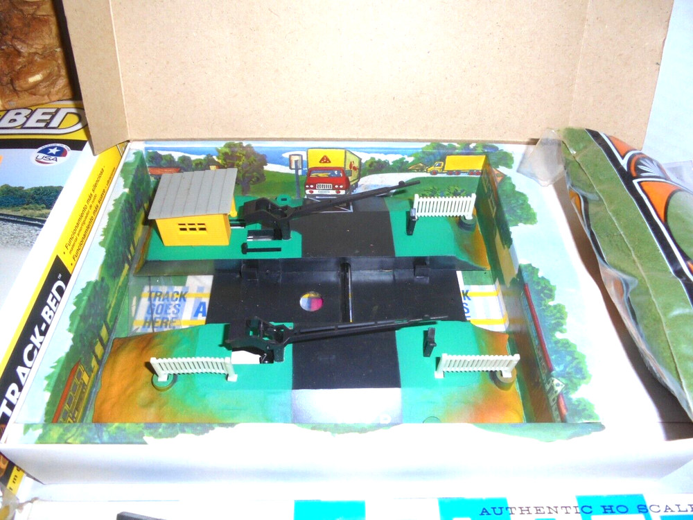 HO SCALE TRAIN ACCESSORY LOT GREAT FOR MAKING A TRAIN LAYOUT