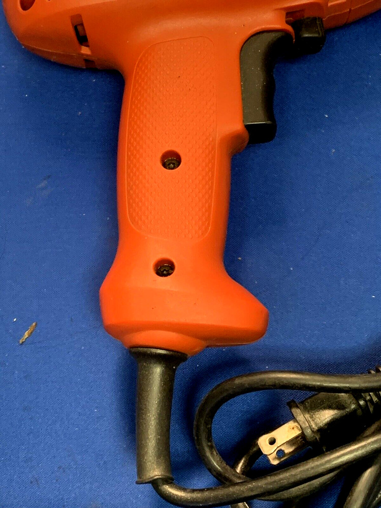 BLACK & DECKER 3/8 Corded Drill Variable Speed Reversible DR200 Type 4 / 4.5 Amp