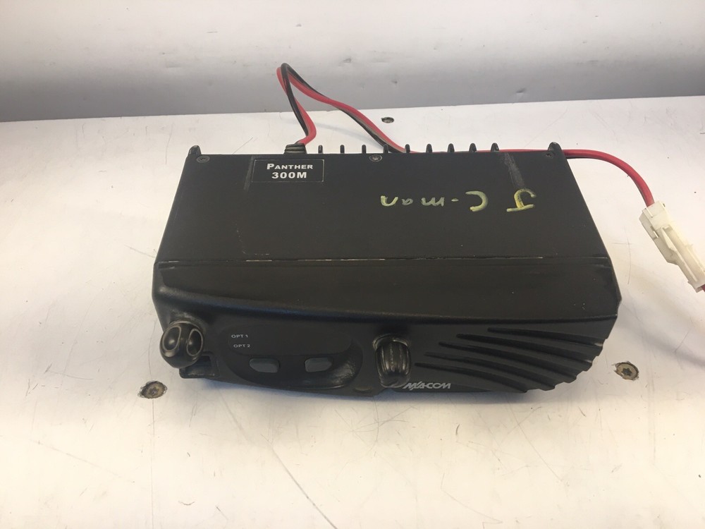 M/A-Com Panther 300M Powers on, UNTESTED See description