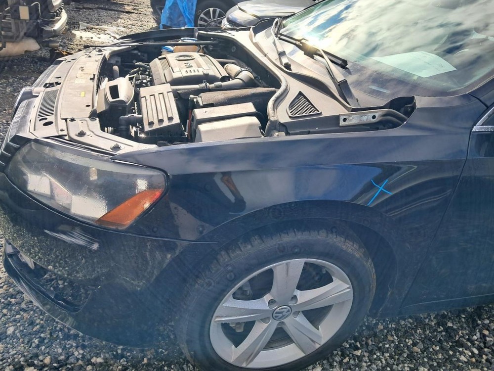 PASSAT 2015 Glove Box 4846745