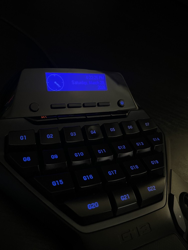 Logitech G13 Advanced Programmable Gameboard with LCD Display Black Y-U0002 EUC