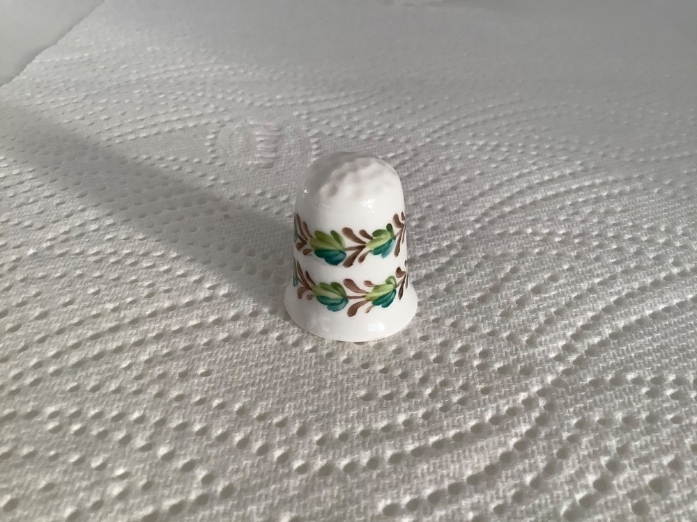 Vintage Bone China Thimble. Green & brown wreath pattern