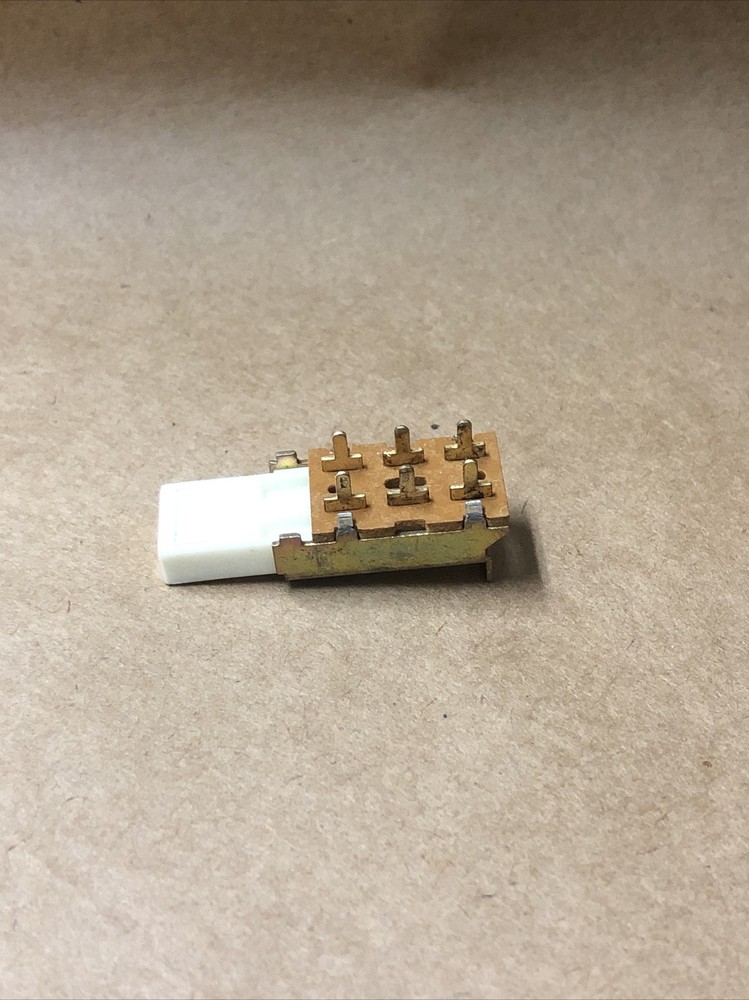 SWITCHCRAFT PART# 75067A39B