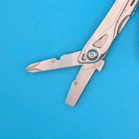 LEATHERMAN WINGMAN MULTI-TOOL! FAST SHIPPING!