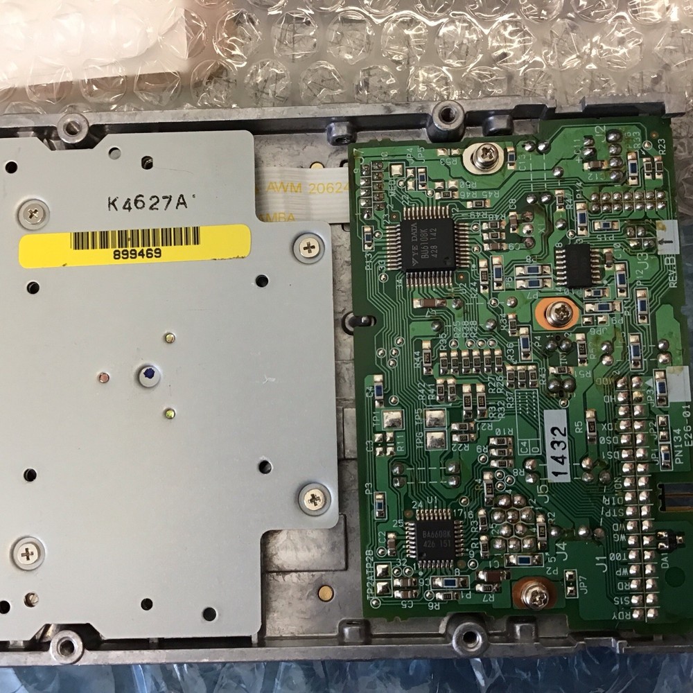 Fujitsu M2537B11D Floppy Drive (LMP18Q)