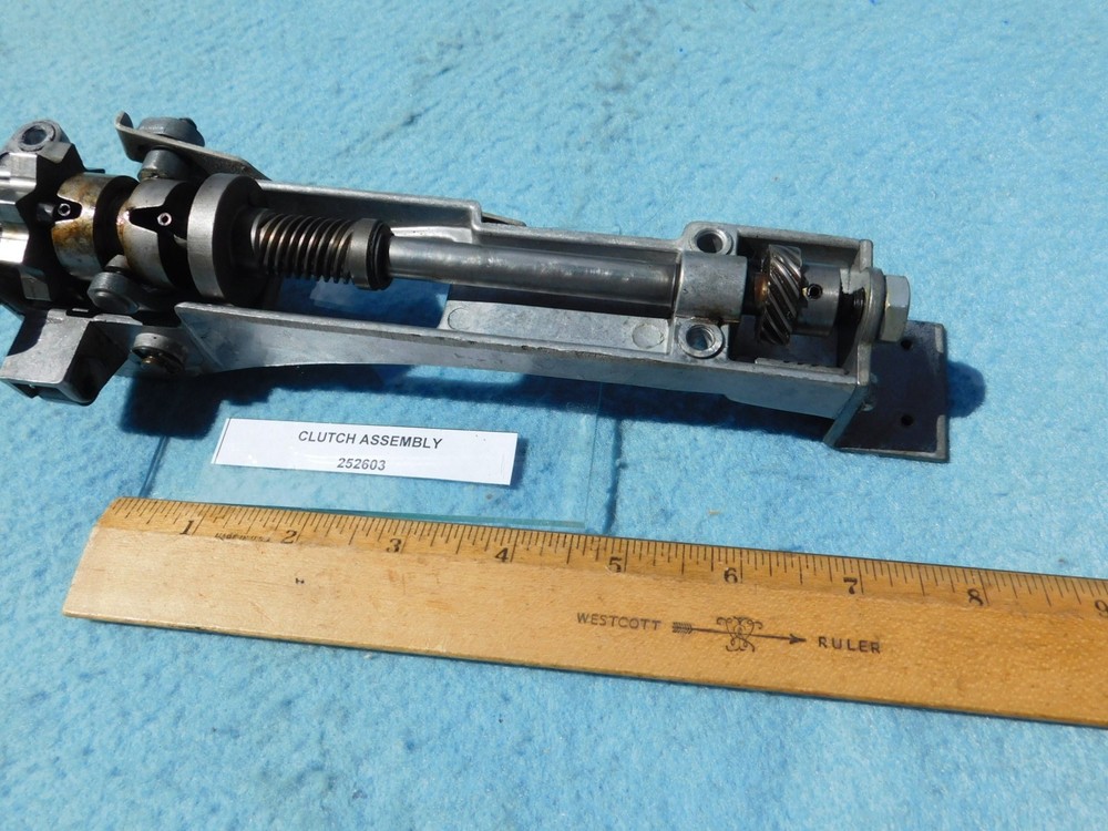 Seeburg STD1 STD2 STD3 STD4 Clutch Assembly #252603, less detent switch actuator